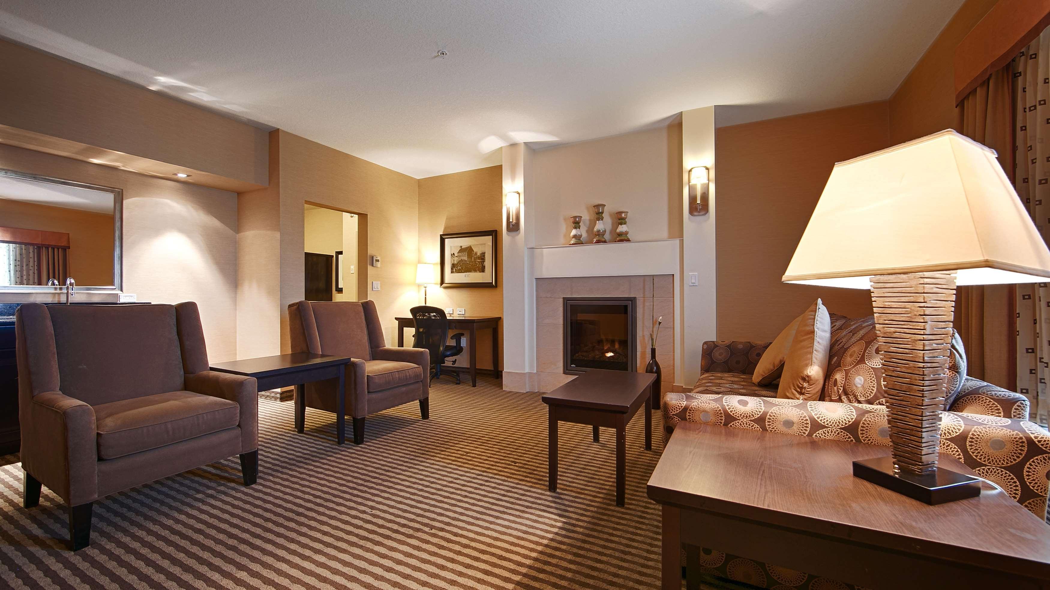 Best Western Sunrise Inn & Suites Stony Plain Bagian luar foto