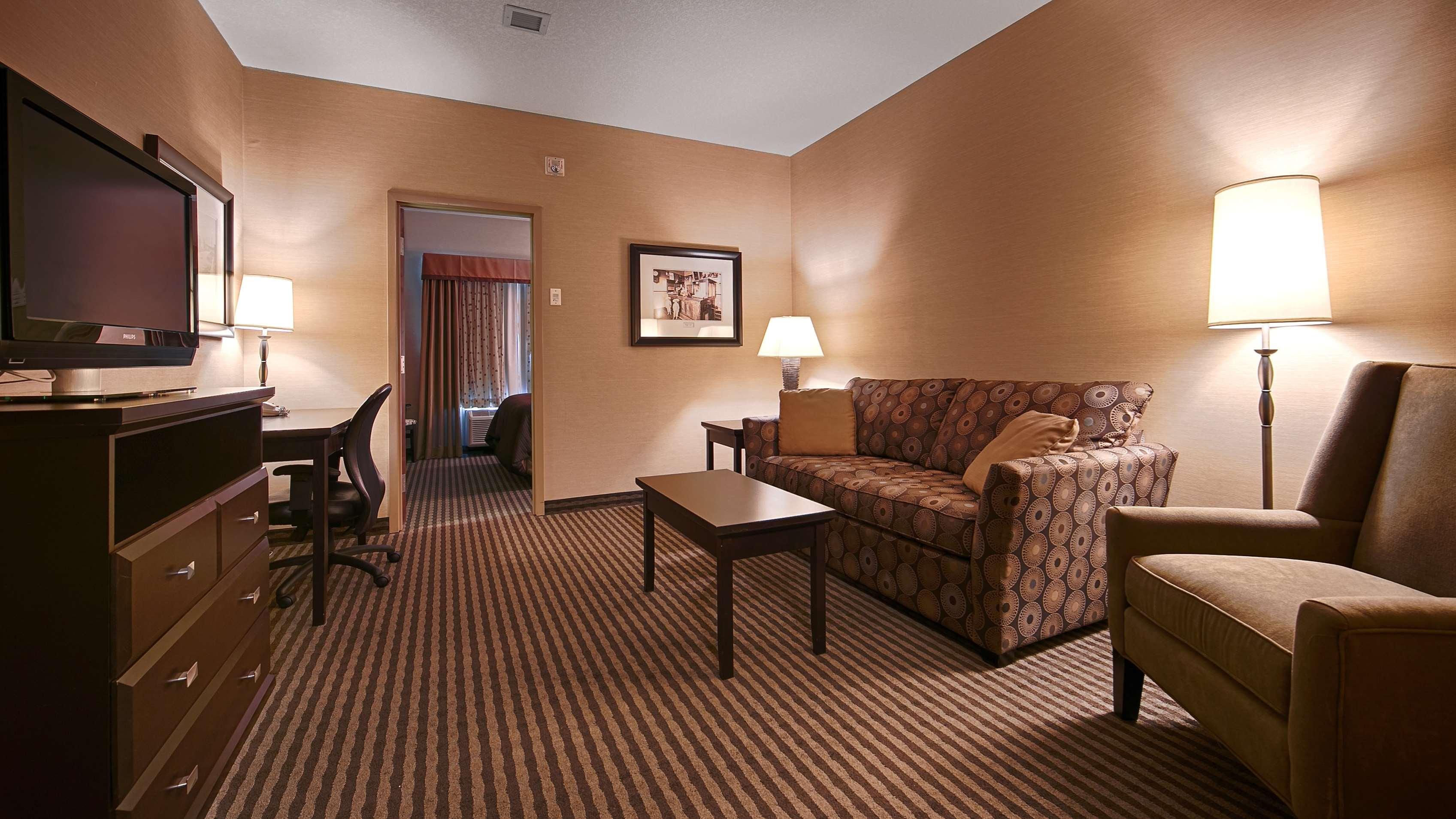 Best Western Sunrise Inn & Suites Stony Plain Bagian luar foto