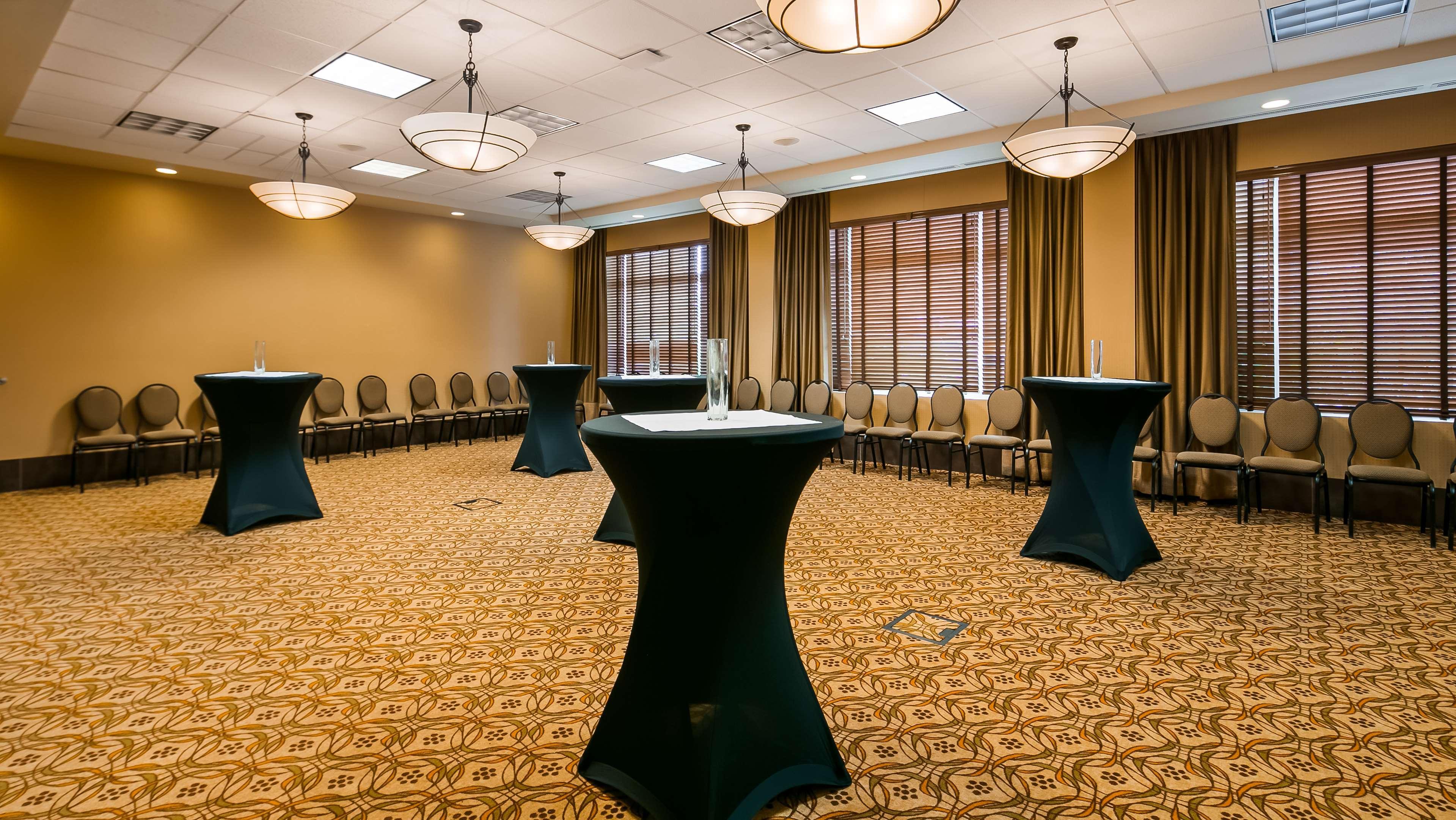 Best Western Sunrise Inn & Suites Stony Plain Bagian luar foto