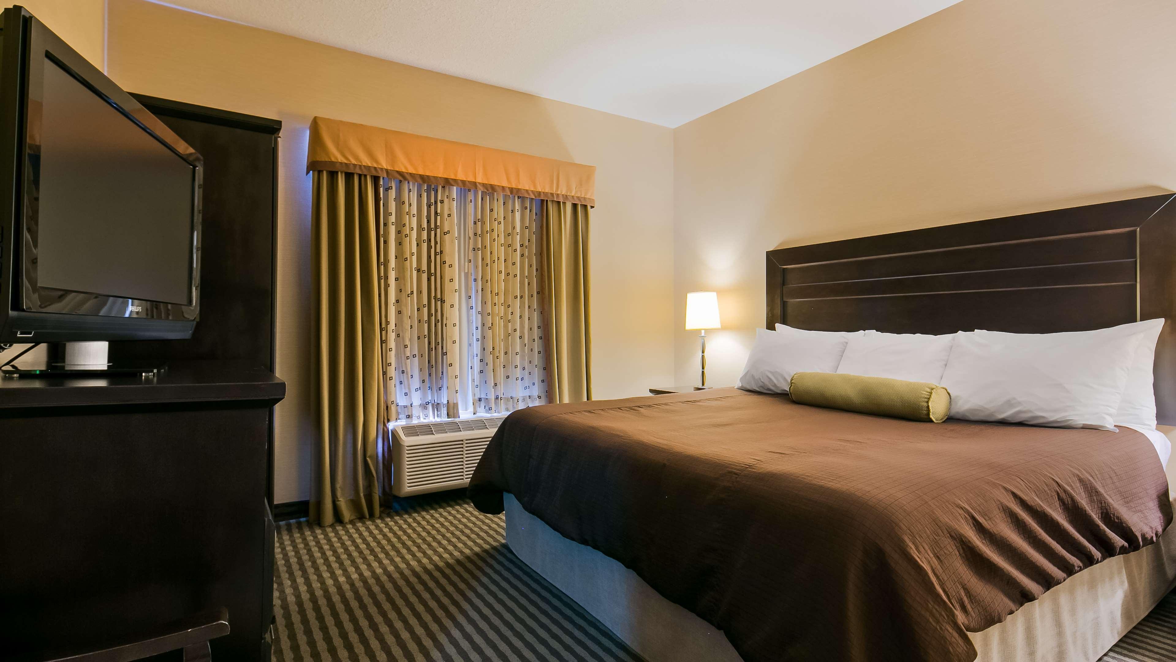 Best Western Sunrise Inn & Suites Stony Plain Bagian luar foto