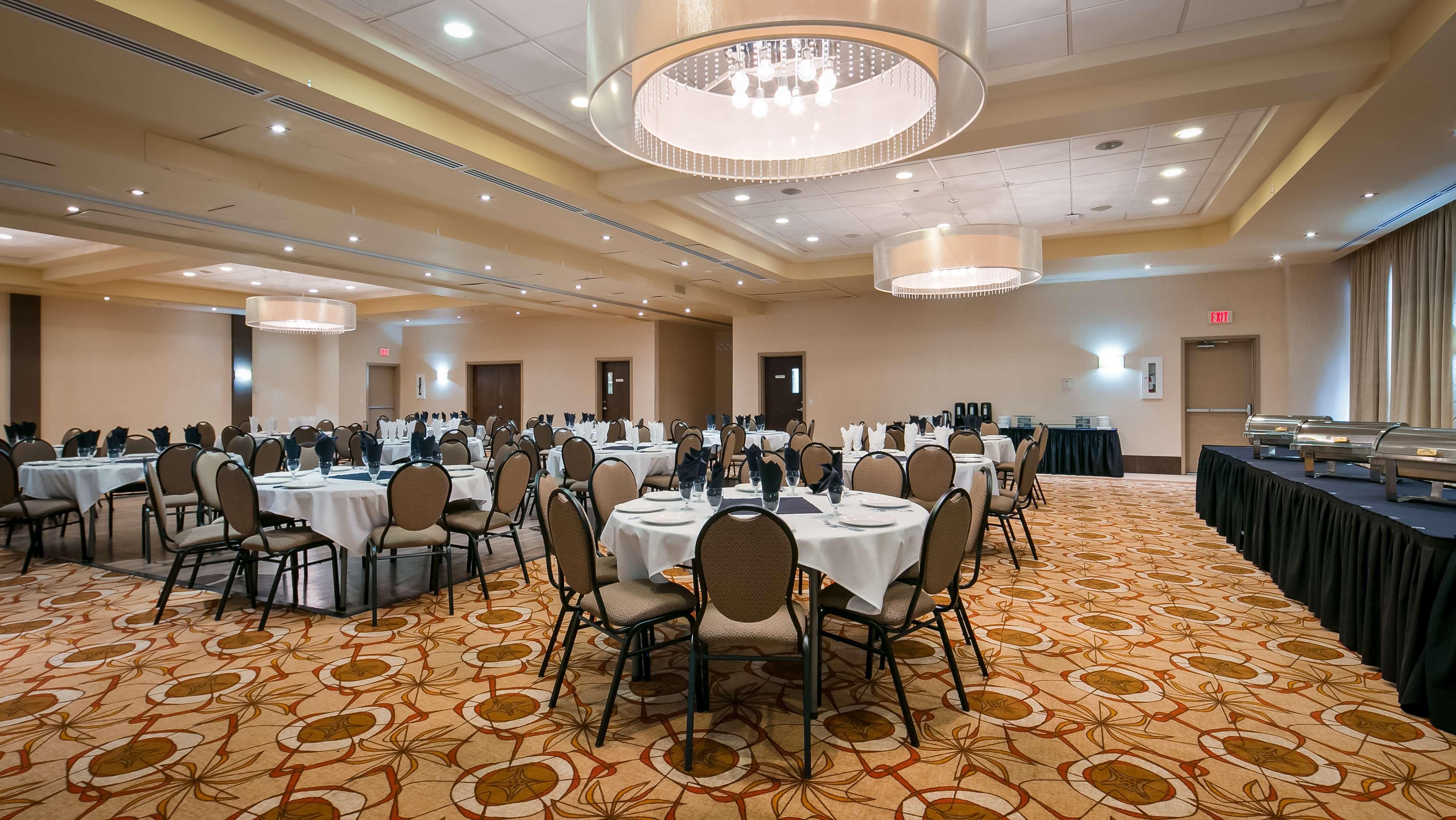 Best Western Sunrise Inn & Suites Stony Plain Bagian luar foto