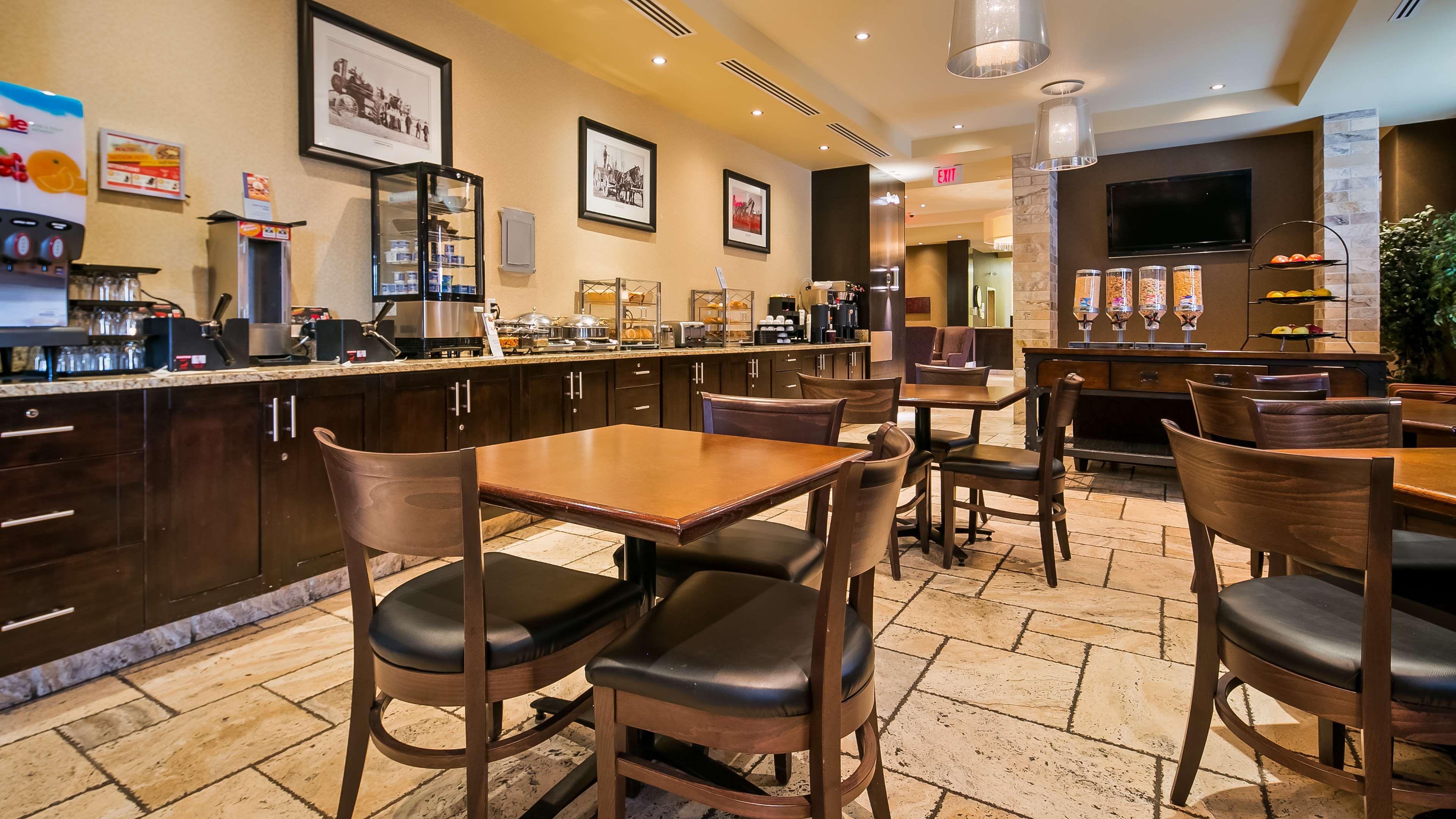 Best Western Sunrise Inn & Suites Stony Plain Bagian luar foto
