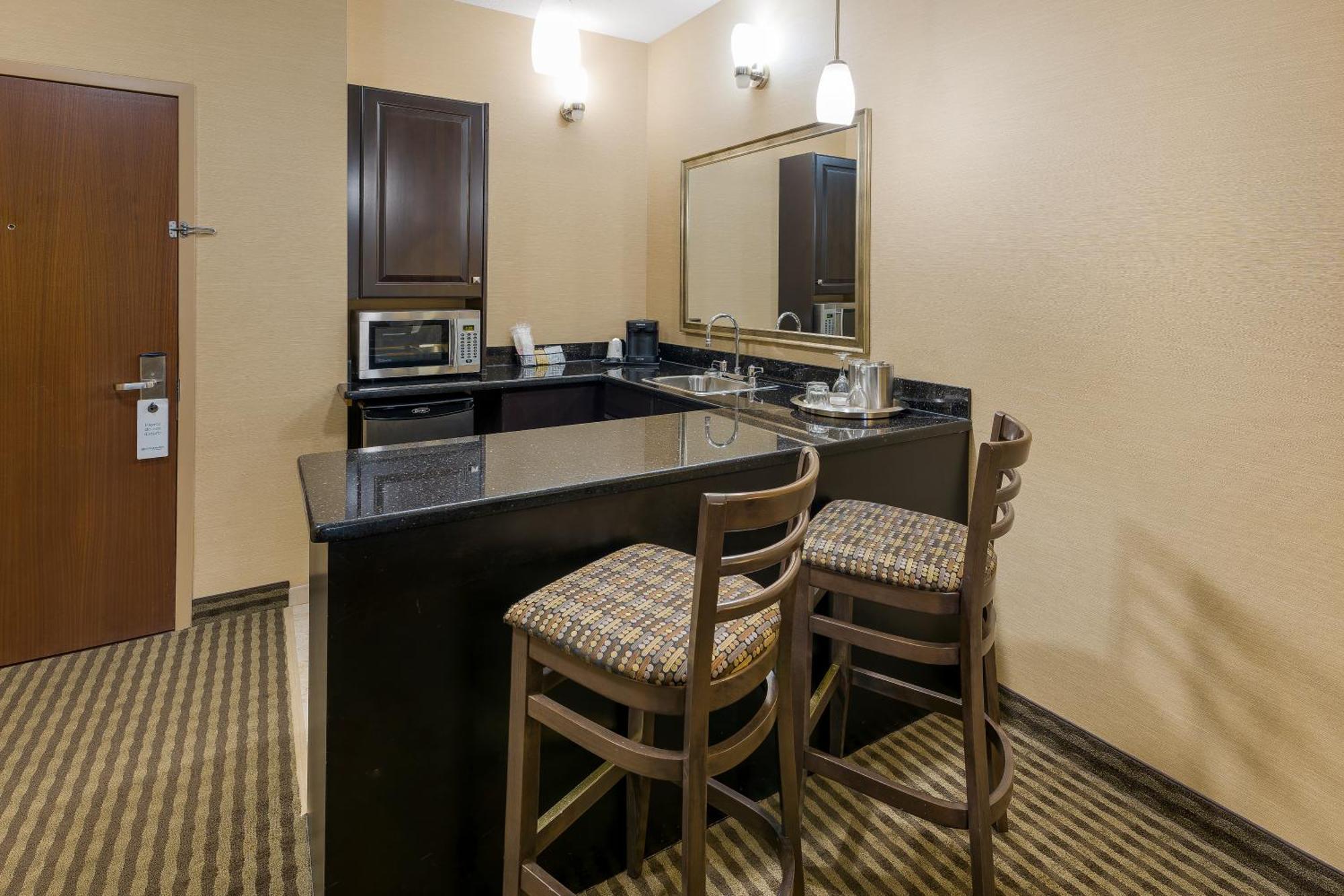 Best Western Sunrise Inn & Suites Stony Plain Bagian luar foto