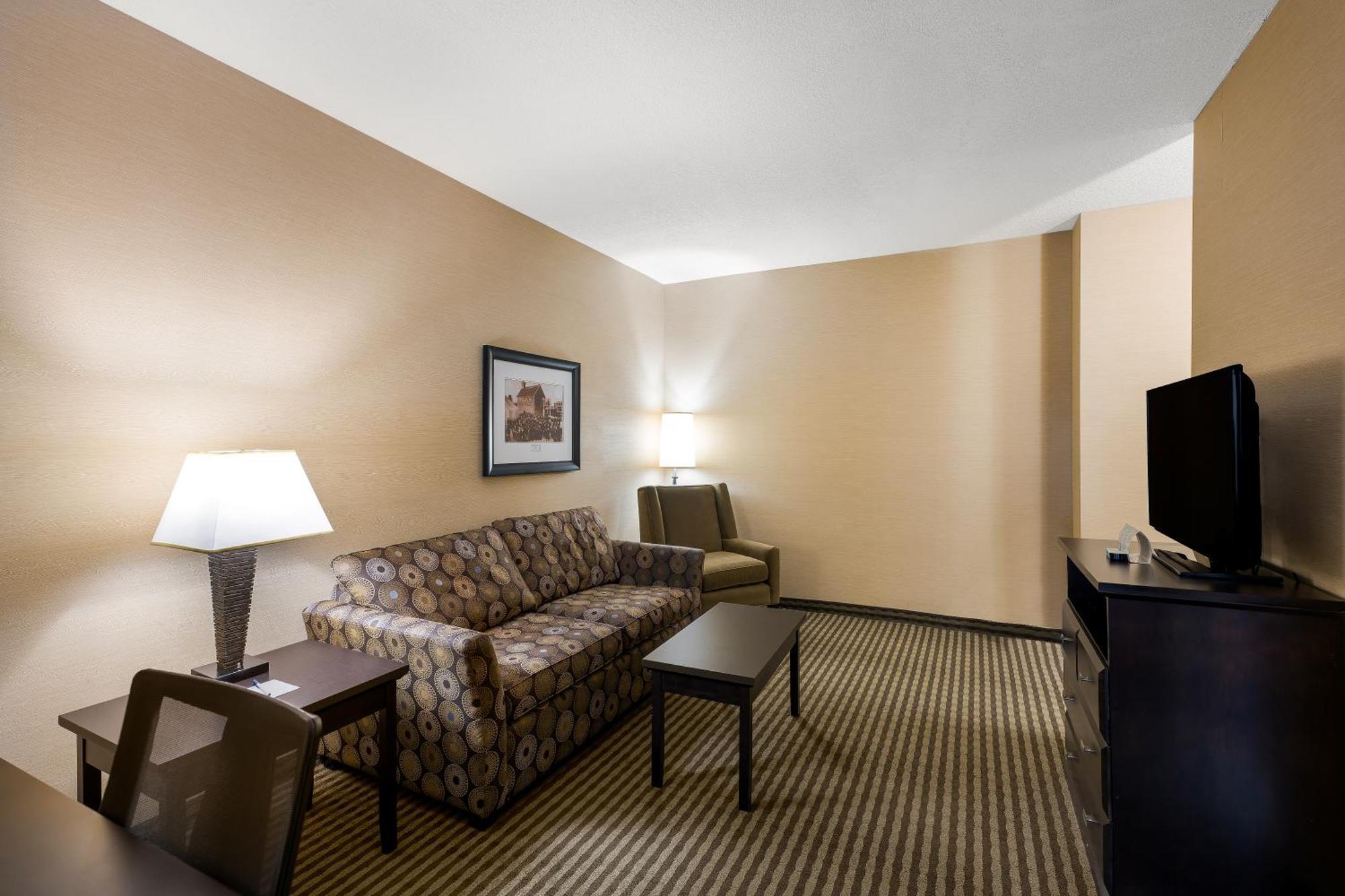 Best Western Sunrise Inn & Suites Stony Plain Bagian luar foto