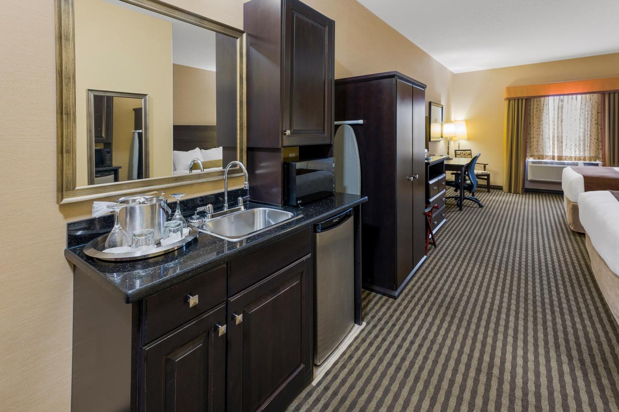 Best Western Sunrise Inn & Suites Stony Plain Bagian luar foto