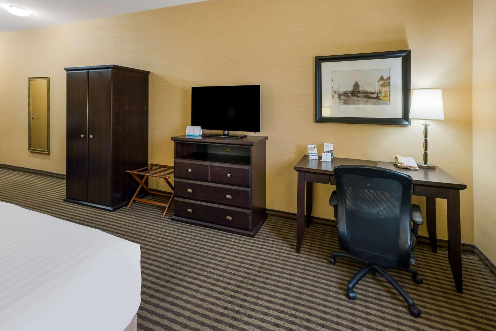 Best Western Sunrise Inn & Suites Stony Plain Bagian luar foto