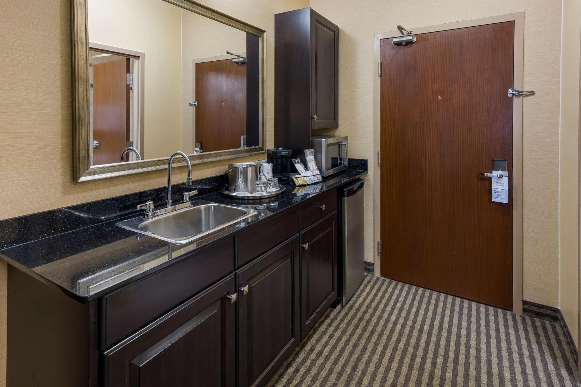 Best Western Sunrise Inn & Suites Stony Plain Bagian luar foto