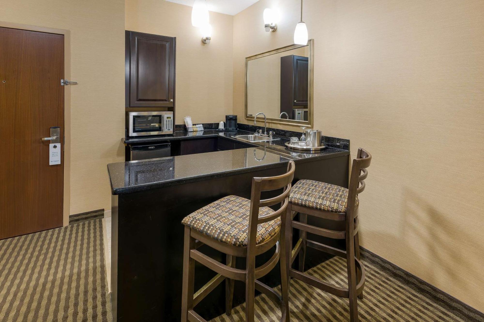 Best Western Sunrise Inn & Suites Stony Plain Bagian luar foto
